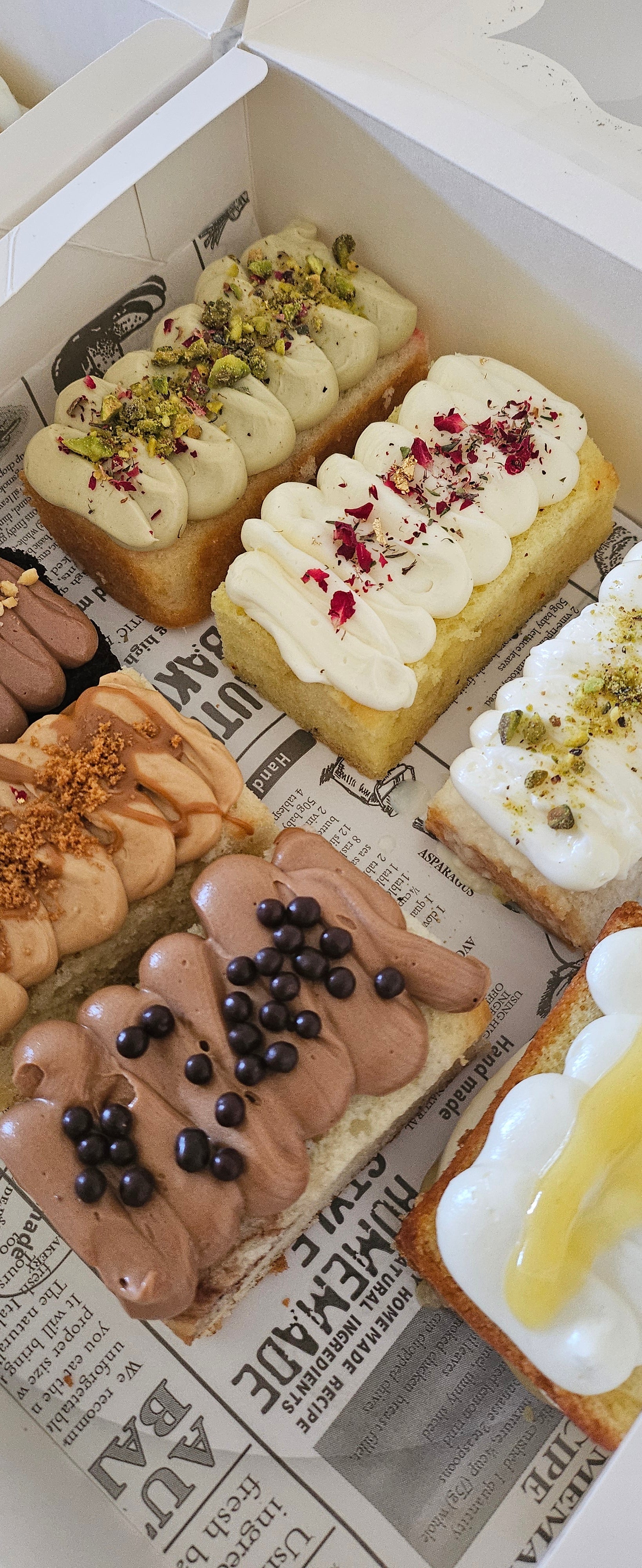 Mystery cake box (pickup December 7th ,Sunday) – Rose Hill Cakes