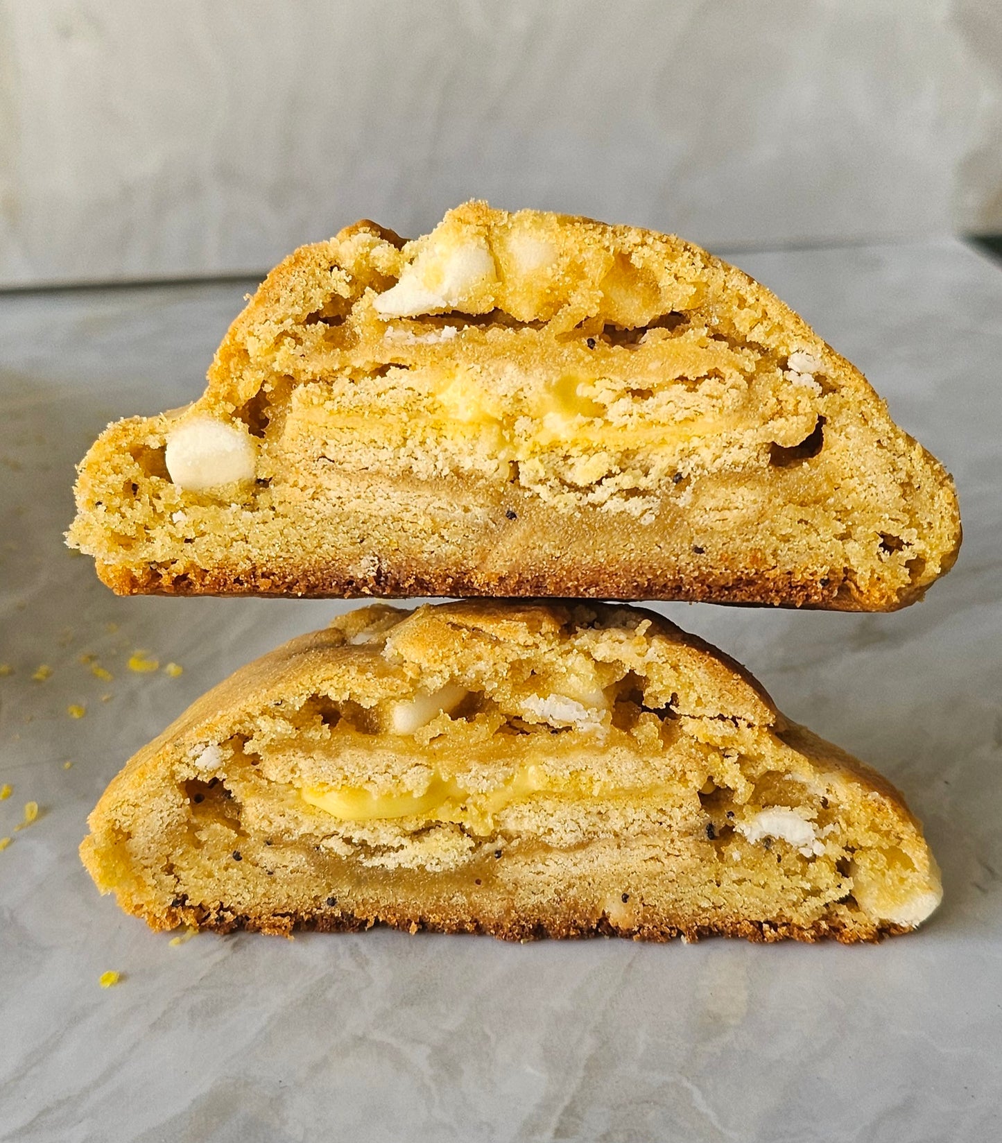 Lemon Oreo Cookie (summer only)