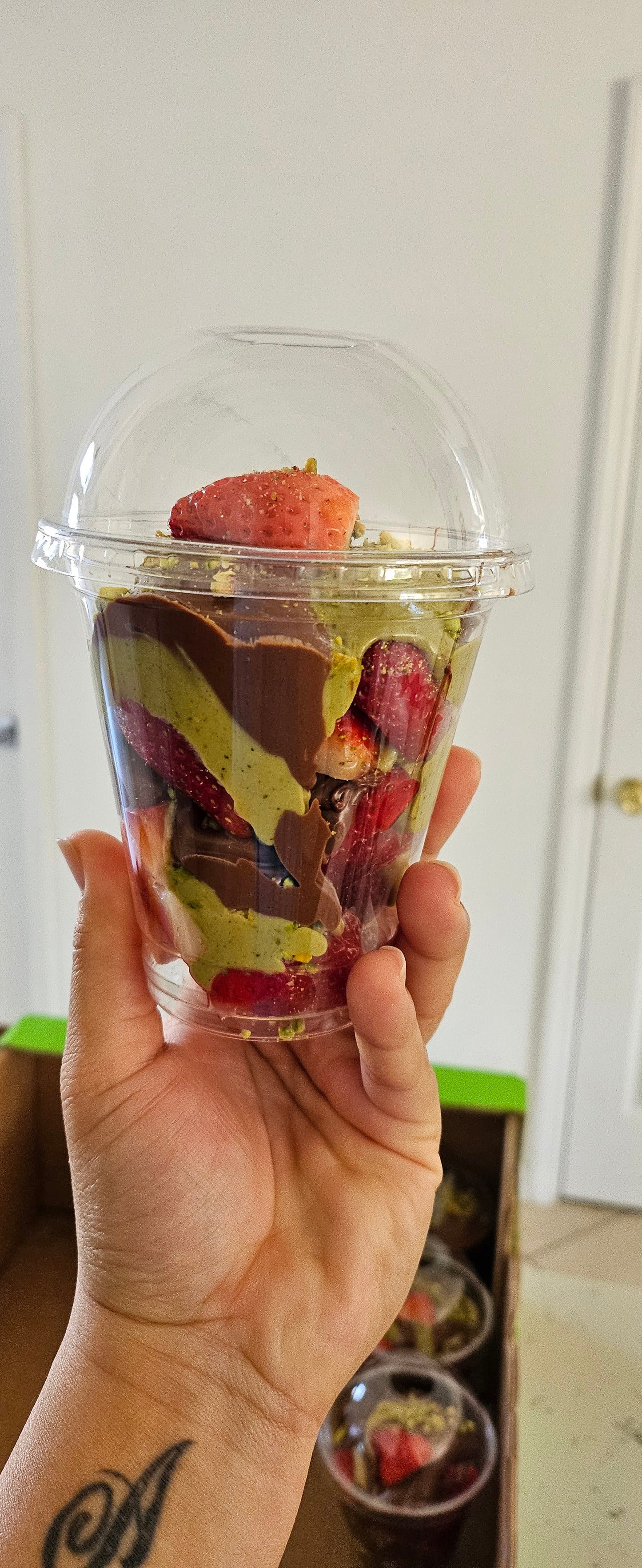 Dubai chocolate strawberry cup (friday 14th march, pickup only)